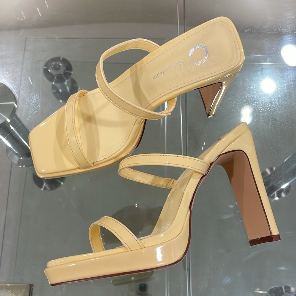 NAIVEE yellow butter square toe slim heel 5” strappy soldout size 8.5